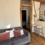 Beautiful & Spacious In The Heart Of Montmartre !